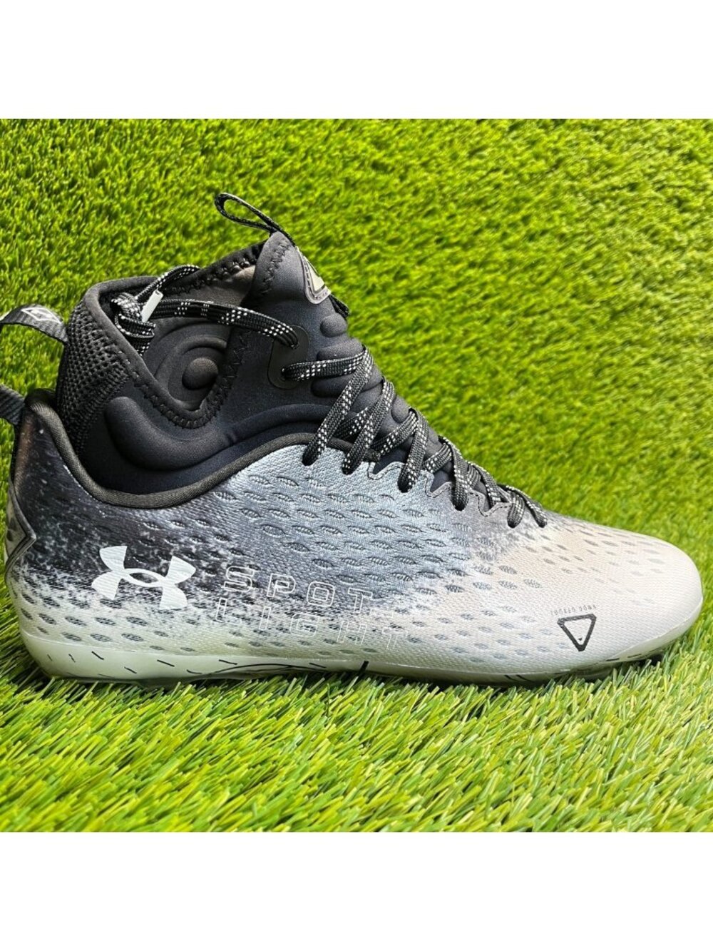Under Armour Spotlight Lux MC 2.0 Mens Size 11.5 Black White Football Cleats